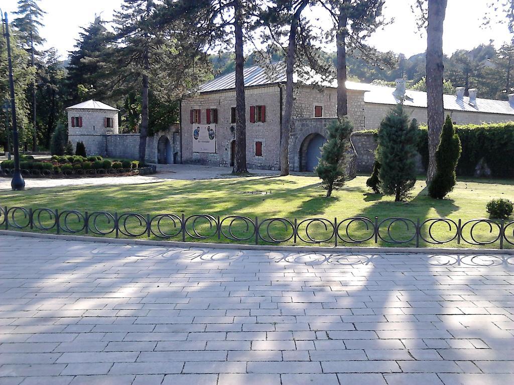 Apartments Mirkovic Cetinje Eksteriør billede